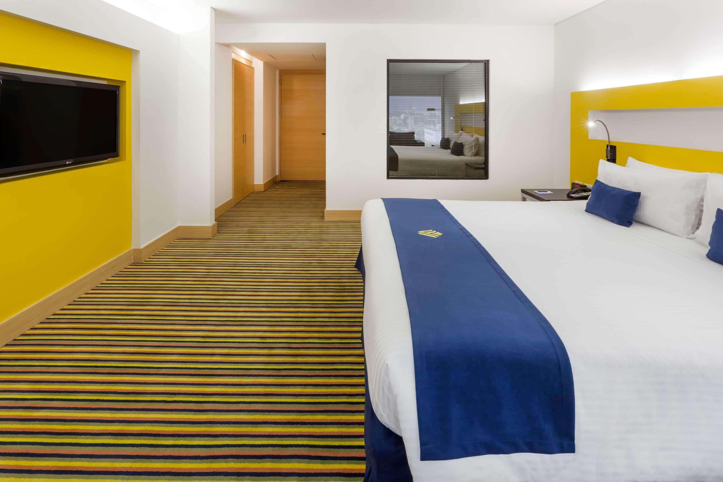 Wyndham Bogota Hotel Exterior foto A room at the hotel