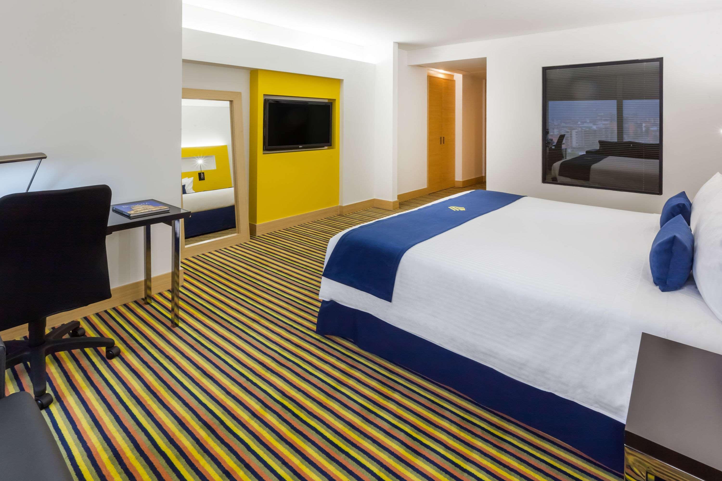 Wyndham Bogota Hotel Exterior foto A room at the hotel
