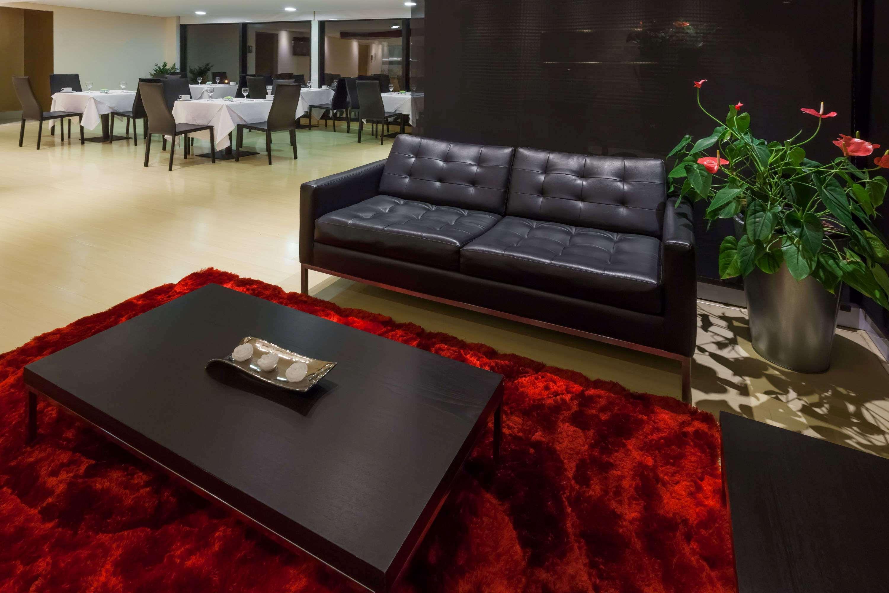 Wyndham Bogota Hotel Exterior foto The lounge at the airport