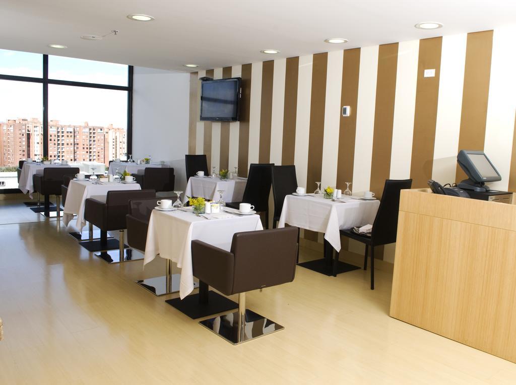 Wyndham Bogota Hotel Exterior foto Restaurant