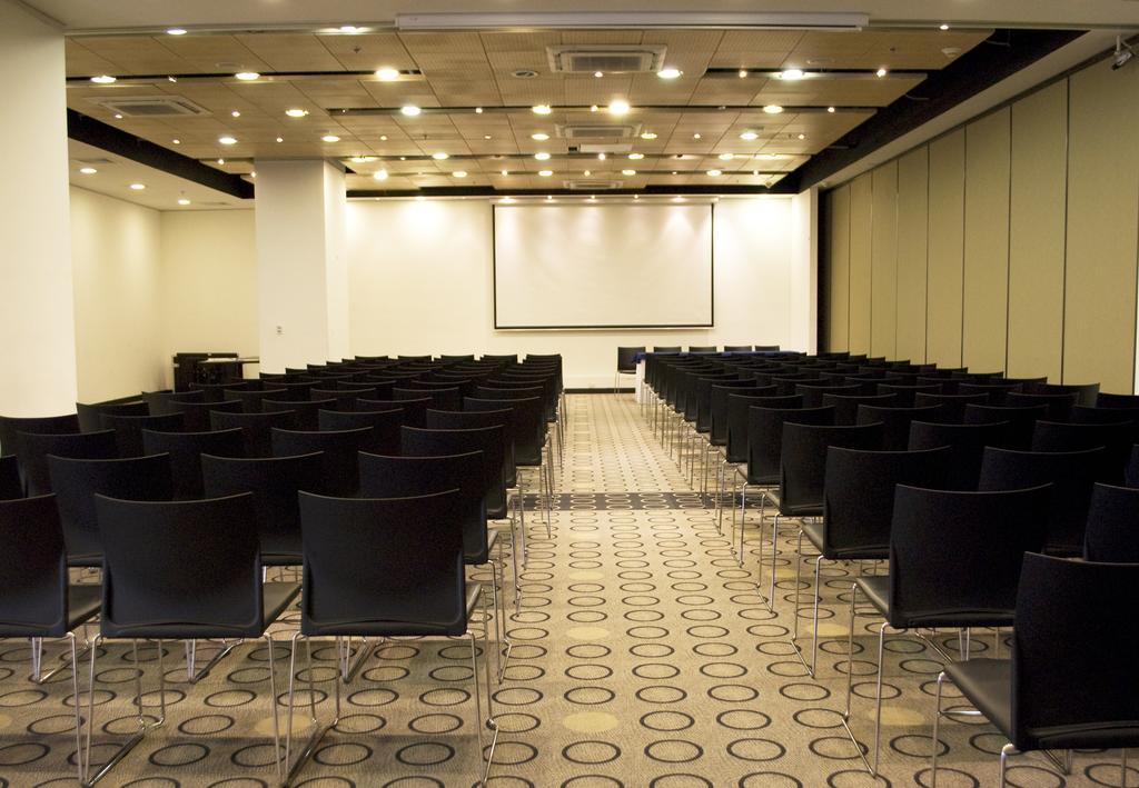 Wyndham Bogota Hotel Exterior foto A typical conference room