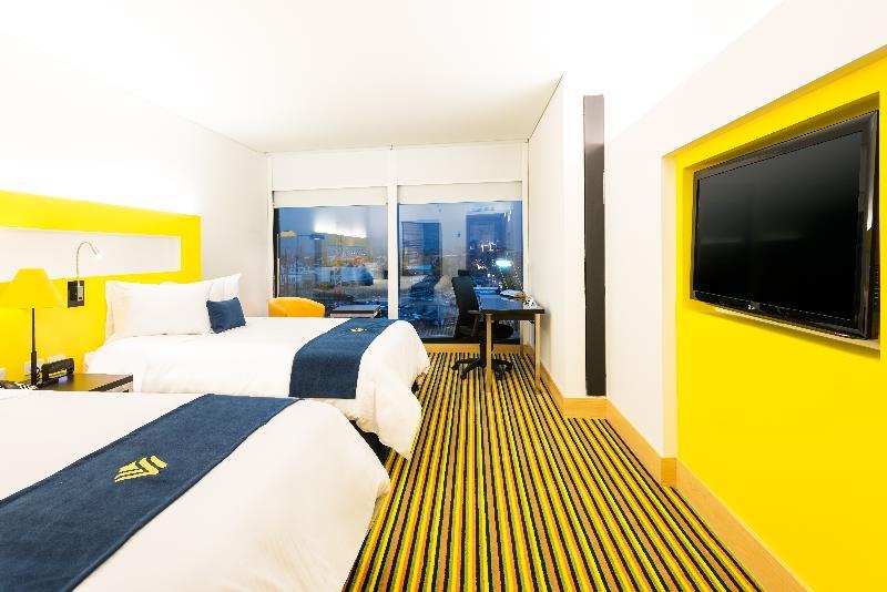 Wyndham Bogota Hotel Exterior foto A room at the hotel