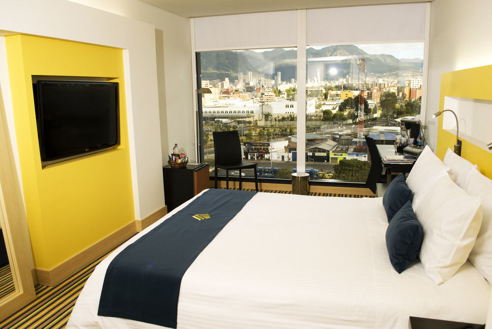 Wyndham Bogota Hotel Exterior foto A room at the hotel