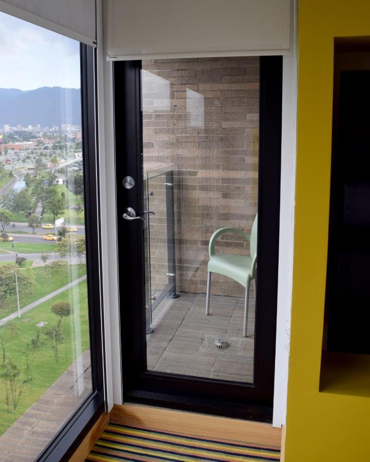 Wyndham Bogota Hotel Exterior foto A balcony in Bogotá, Colombia